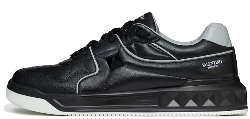 발렌티노 원 스터드 로우 '블랙 그레이' WY2S0E71-NWN-00A Buy 발렌티노 원 스터드 로우 '블랙 그레이' WY2S0E71-NWN-00A