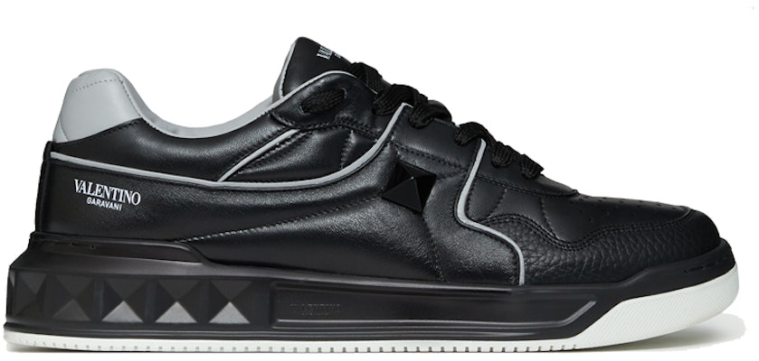 발렌티노 원 스터드 로우 '블랙 그레이' WY2S0E71-NWN-00A Order 발렌티노 원 스터드 로우 '블랙 그레이' WY2S0E71-NWN-00A