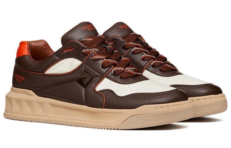 Lookbook Valentino華倫天奴 One Stud 小羊皮低幫 時尚板鞋 男款 棕白色