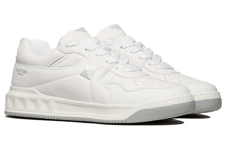 Lookbook 발렌티노 원 스터드 로우 '화이트' WY2S0E71NWN0BO