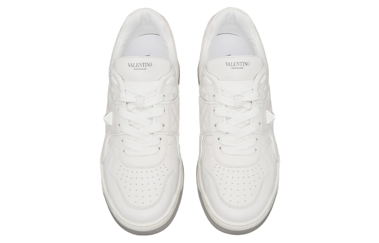 Shop 발렌티노 원 스터드 로우 '화이트' WY2S0E71NWN0BO