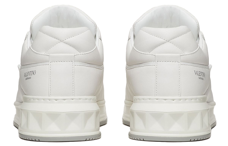 Purchase 발렌티노 원 스터드 로우 '화이트' WY2S0E71NWN0BO