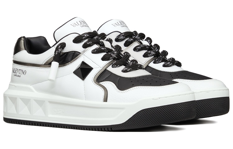 Lookbook Valentino One Stud Low 'Blanco Negro' 2Y2S0G37WRI6S0