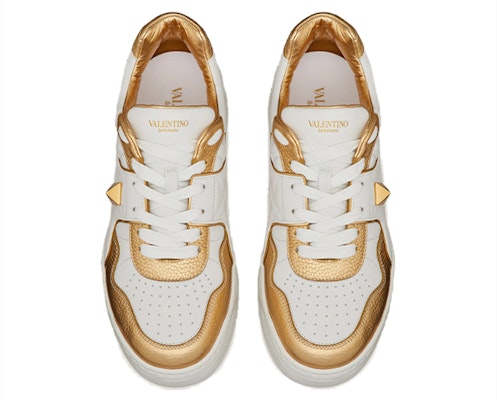 발렌티노 원 스터드 로우 '화이트 브래스' WY0S0E71-HYB-V22 Lookbook 발렌티노 원 스터드 로우 '화이트 브래스' WY0S0E71-HYB-V22