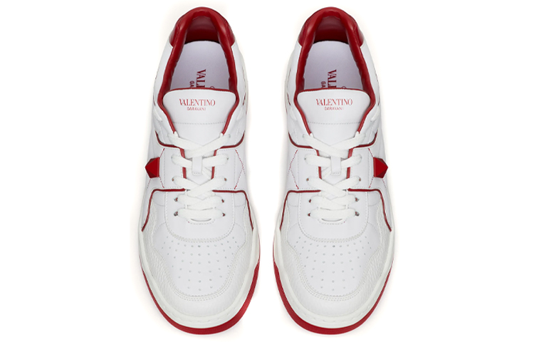Shop Valentino One Stud Low 'Blanco Rojo' WY2S0E71-NWN-R81