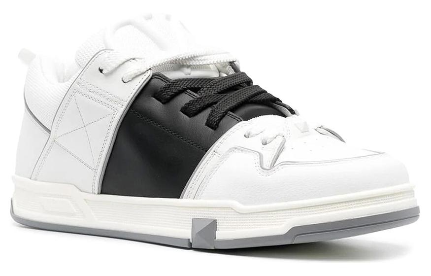 Lookbook 華倫天奴 Open Skate 小牛皮時尚滑板鞋 白黑色