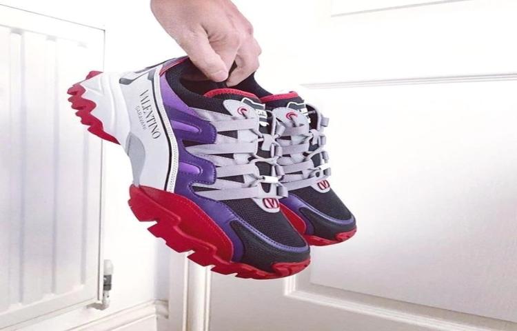 Valentino PRE_'Black'