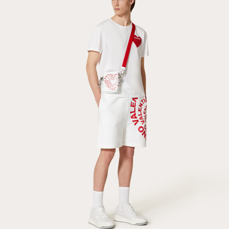 Lookbook Valentino 七夕限量版 FW21 愛心印花白色百慕達短褲 WV3MD03F7SCA33