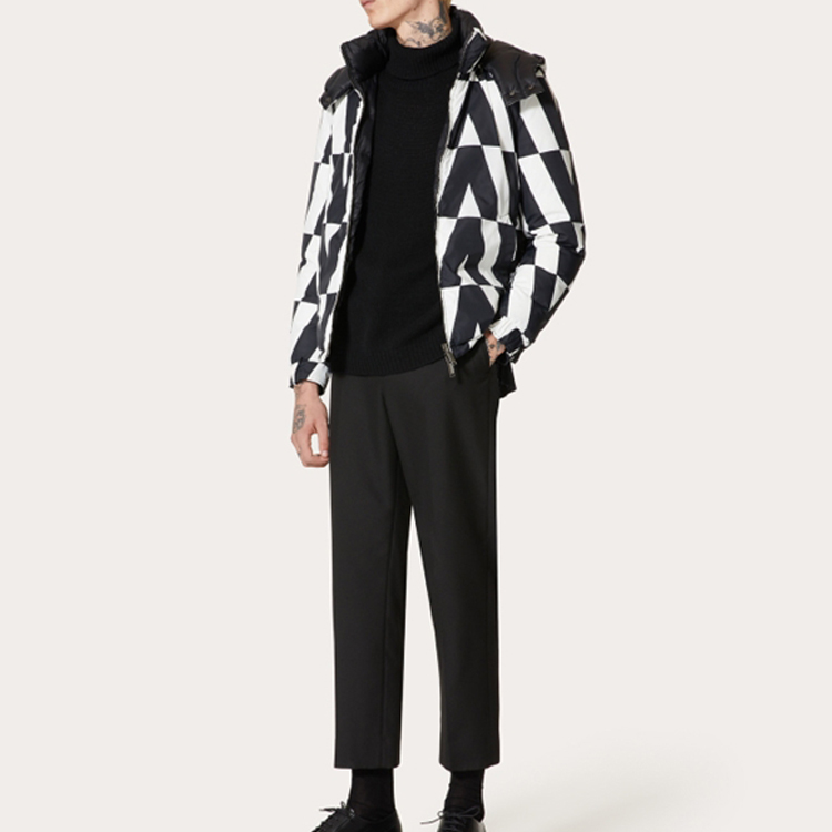 Details for Chaqueta Reversible Valentino de Plumas para Hombre - Negro/Blanco. WV0CNA337WPT26