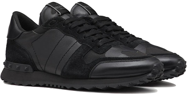 Valentino Rockrunner 'Noir' Sepatu Sneakers Hitam UY2S0723NSD0NO Lookbook Valentino Rockrunner 'Noir' Sepatu Sneakers Hitam UY2S0723NSD0NO