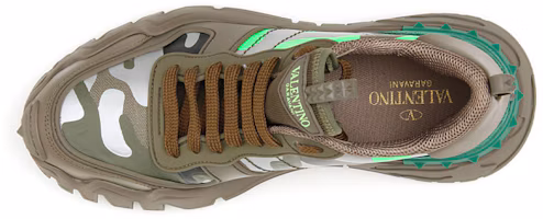 Shop Valentino Rockrunner Camo Plus "军绿色霓虹" TY0S0C88-MHB-34K