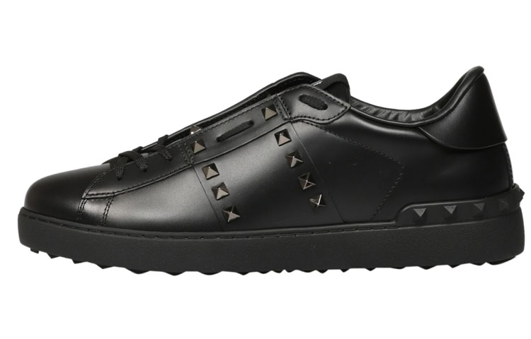 Valentino Rockstud 'Black Low-Top Sneaker'