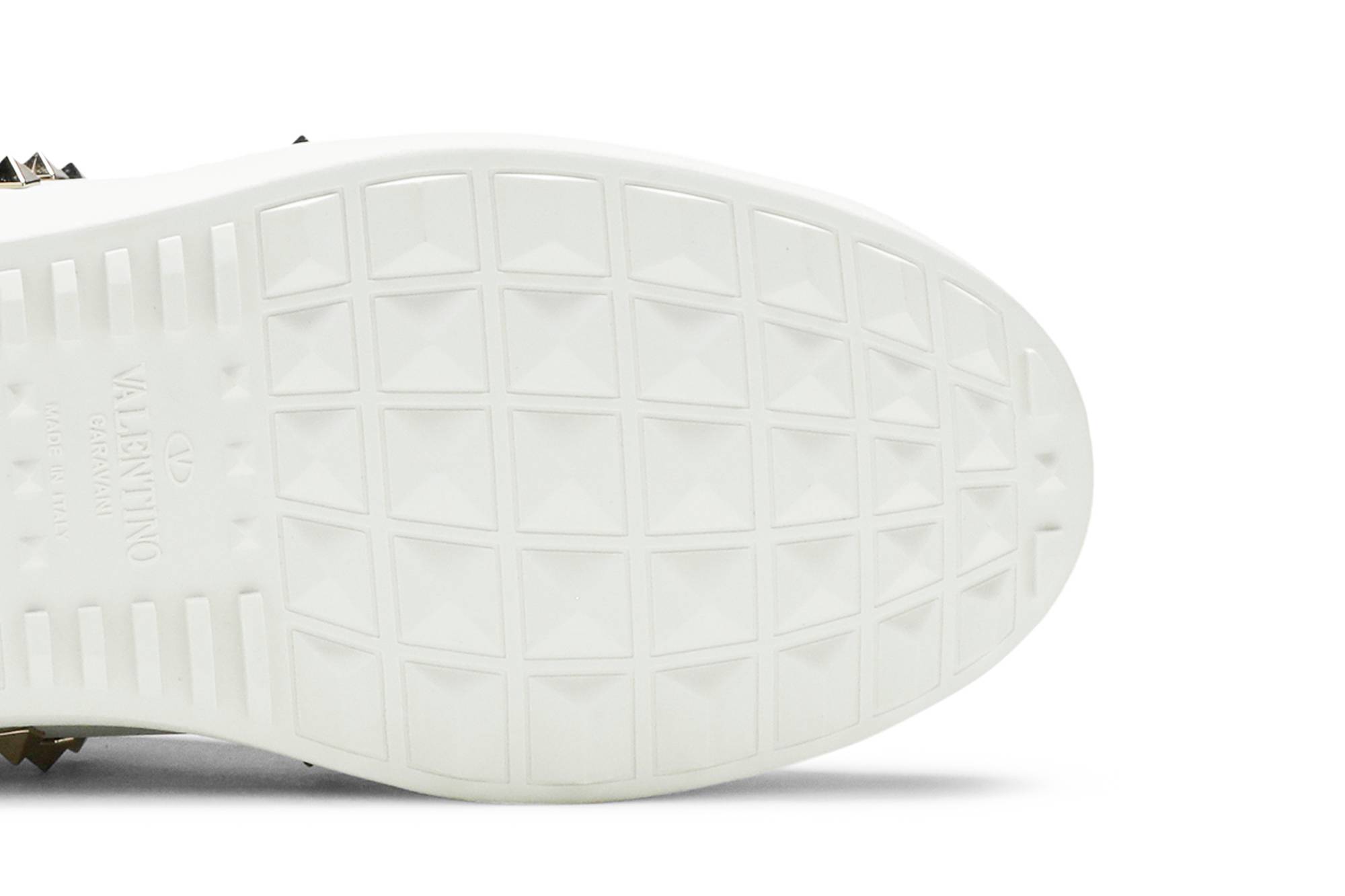 Purchase Valentino Rockstud 'Untitled - Putih' TY2S0931BHS-0BO