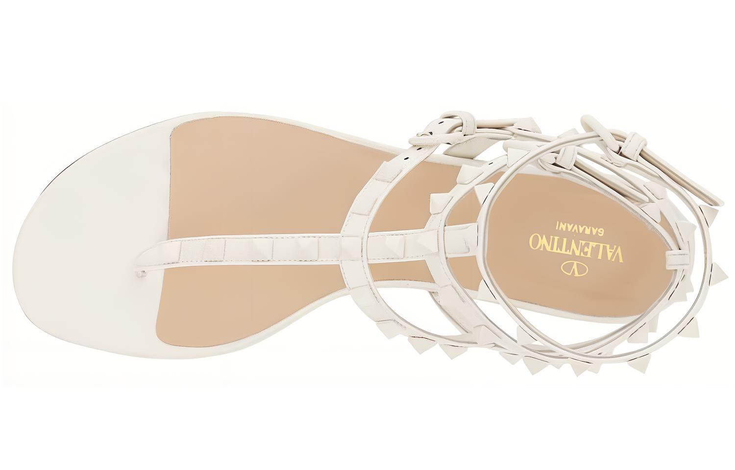 Shop Sandal Datar Valentino Rockstud T-Strap 'Putih' VW0S0812YPXI16
