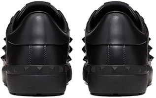 Valentino 華倫天奴 Rockstud Untitled 同色鉚釘 防滑耐磨 低筒休閒板鞋 黑色 Purchase Valentino 華倫天奴 Rockstud Untitled 同色鉚釘 防滑耐磨 低筒休閒板鞋 黑色