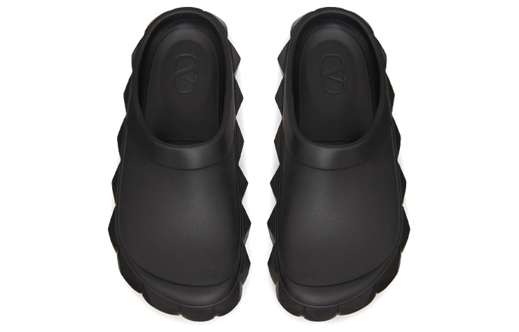 Shop Valentino Roman Stud 'Black Fashion Slides' 2Y2S0F92QNA0NO