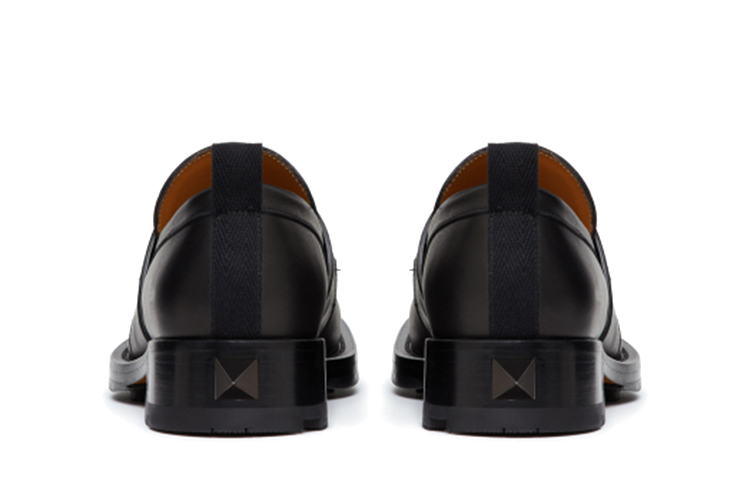 Valentino Roman Stud 'Versatile CMFT Black' 圖 5