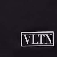 Cheap Valentino 經典黑 VLTN 印花直筒短褲 SS21 系列 VV3UH0286FN0NO
