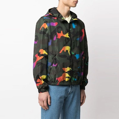 Valentino 2021春夏迷彩印花连帽外套。 VV3CI36872133H Purchase Valentino 2021春夏迷彩印花连帽外套。 VV3CI36872133H
