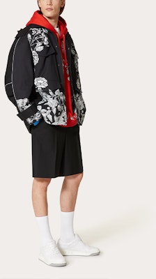 Valentino SS21 Jaket Hoodie Cetakan Bunga Gelap Hitam WV3CJF957J9U04 Purchase Valentino SS21 Jaket Hoodie Cetakan Bunga Gelap Hitam WV3CJF957J9U04