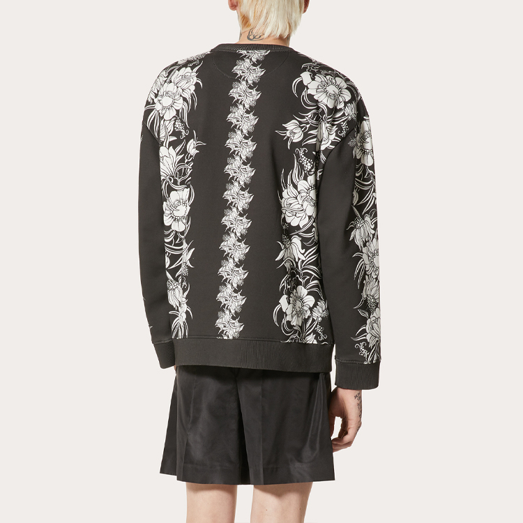 Shop Valentino SS22 黑色花卉印花長袖圓領運動衫 XV0MF22J8GN0NA