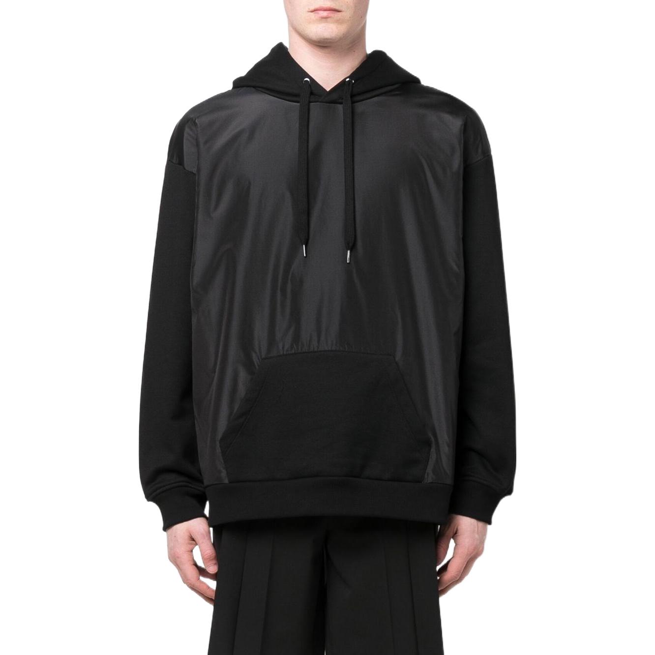 Shop Valentino SS22 Hoodie Hitam dengan Logo Solid dan Desain Patchwork. XV0MF22L8GW0NO