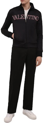 Valentino Jaket Zip-Up Hitam Logo SS22 dengan Kolar Berdiri. XV3MF20V85K0NO Shop Valentino Jaket Zip-Up Hitam Logo SS22 dengan Kolar Berdiri. XV3MF20V85K0NO