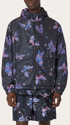 발렌티노 SS22 네이비 블루 버터플라이 프린트 후드 집업 재킷 XV3CI36983KCR4 Lookbook 발렌티노 SS22 네이비 블루 버터플라이 프린트 후드 집업 재킷 XV3CI36983KCR4
