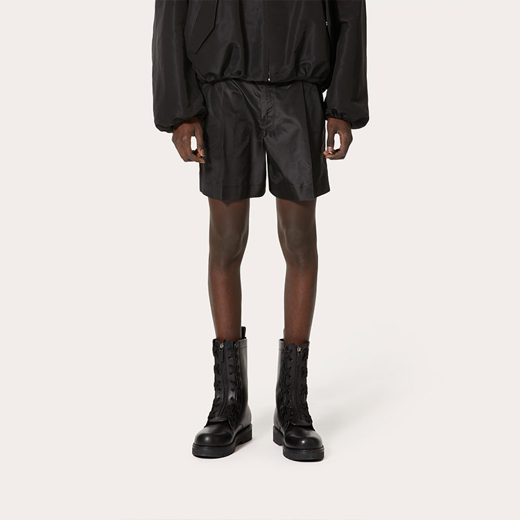 Lookbook Valentino SS22  Washed Taffeta Casual Shorts Black XV0RDC168E30NO