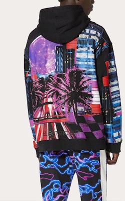 발렌티노 SS22 일렉트릭 시티 그래픽 후디 블랙. XV3MF18I85DZ47 Purchase 발렌티노 SS22 일렉트릭 시티 그래픽 후디 블랙. XV3MF18I85DZ47