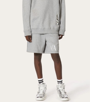 Valentino SS22 Embossed Logo Pocket Bermuda Shorts Fit XV3MD02C84KJ94 Lookbook Valentino SS22 Embossed Logo Pocket Bermuda Shorts Fit XV3MD02C84KJ94