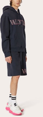 Valentino 男士SS22海軍藍標誌印花棉質連帽衫 XV3MF21K85LD98 Lookbook Valentino 男士SS22海軍藍標誌印花棉質連帽衫 XV3MF21K85LD98