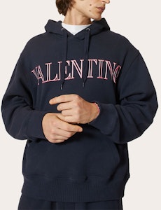 발렌티노 SS22 로고 프린트 코튼 후디 네이비 블루 남성용. XV3MF21K85LD98 Details for 발렌티노 SS22 로고 프린트 코튼 후디 네이비 블루 남성용. XV3MF21K85LD98