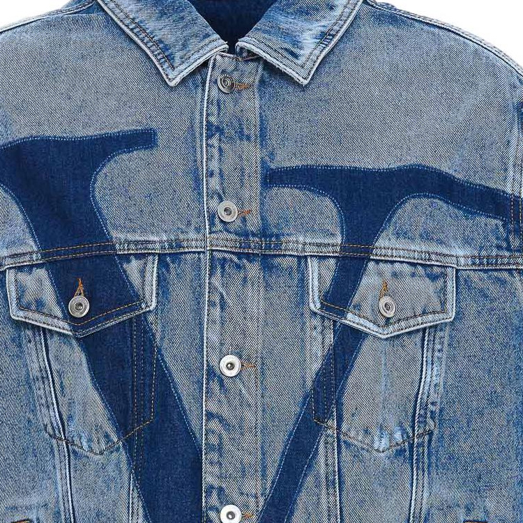 Shop 华伦天奴SS22标志印花蓝色牛仔夹克长袖时尚外套. DC02G847558