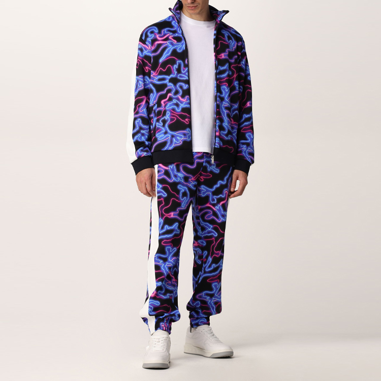 Lookbook Valentino SS22 螢光迷彩拉鍊連帽外套 黑色 XV3MF21I86EN36