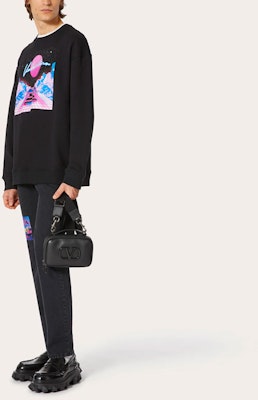 Valentino SS22 Pullover Sweatshirt Hitam Fashion. XV3MF18W85F384 Purchase Valentino SS22 Pullover Sweatshirt Hitam Fashion. XV3MF18W85F384