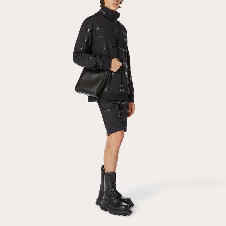 Lookbook Jaket Valentino SS22 Print Tiger 1967 Resleting Hitam Koleksi. XV3MF21I87WF94