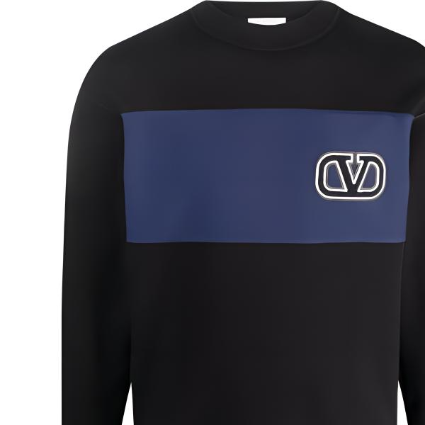 Shop Valentino SS23 Baju Sweater Hitam Logo Cetak Lengan Panjang Crewneck 3V3MF26G9GCNB3