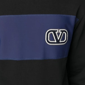 Valentino SS23 Baju Sweater Hitam Logo Cetak Lengan Panjang Crewneck 3V3MF26G9GCNB3 Purchase Valentino SS23 Baju Sweater Hitam Logo Cetak Lengan Panjang Crewneck 3V3MF26G9GCNB3