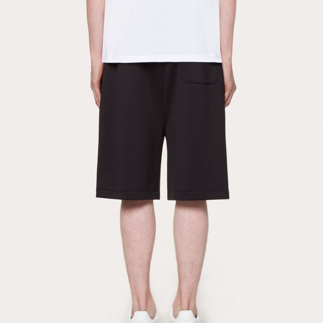 Shop 발렌티노 SS23 블랙 레터링 프린트 캐주얼 스포츠 스타일 반바지 SV3MD01Q5G2-0NI