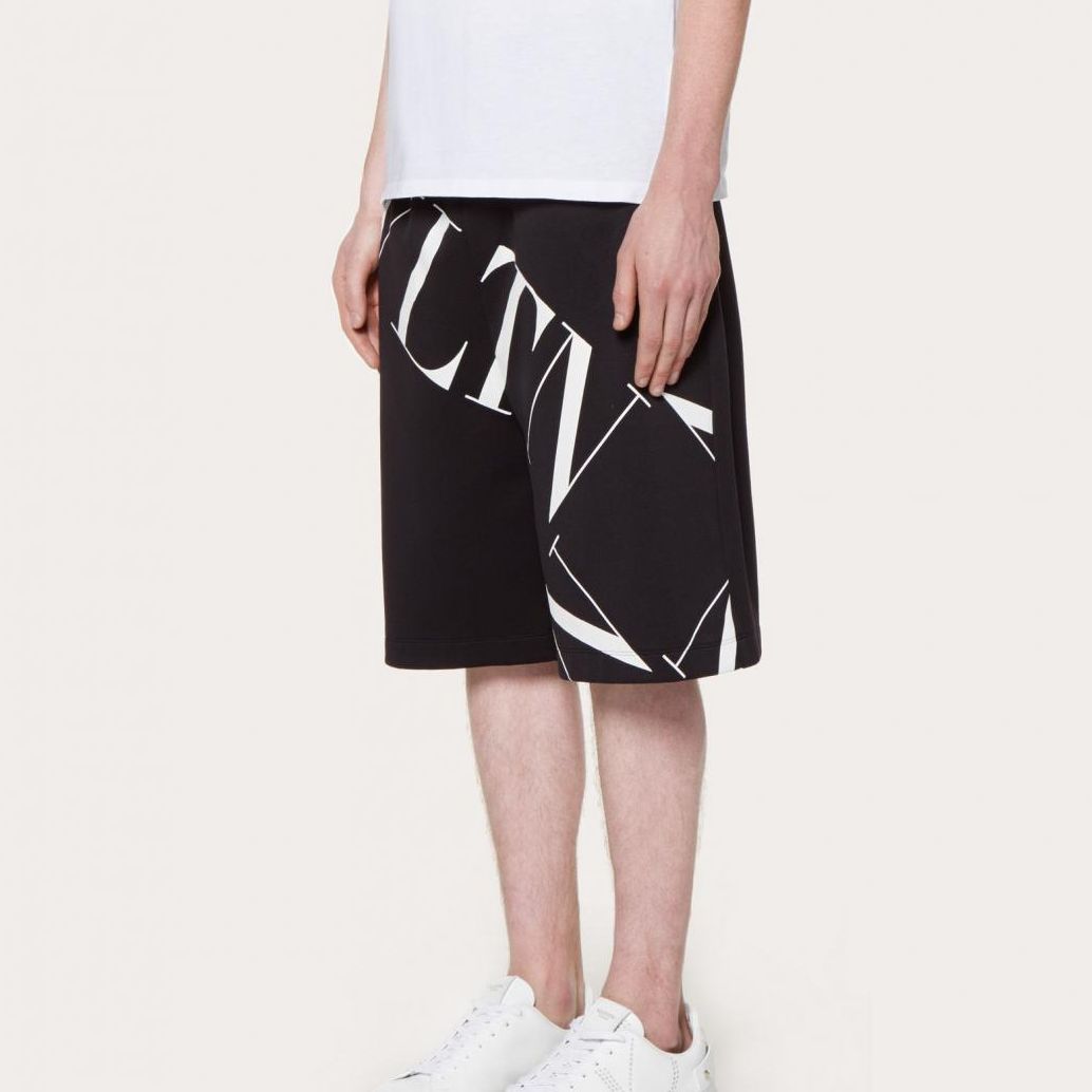 Purchase 발렌티노 SS23 블랙 레터링 프린트 캐주얼 스포츠 스타일 반바지 SV3MD01Q5G2-0NI