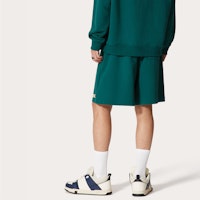 Valentino SS23 綠色直筒短褲 彈性腰頭搭配品牌印花 2V3MD03V93LUY9 Shop Valentino SS23 綠色直筒短褲 彈性腰頭搭配品牌印花 2V3MD03V93LUY9