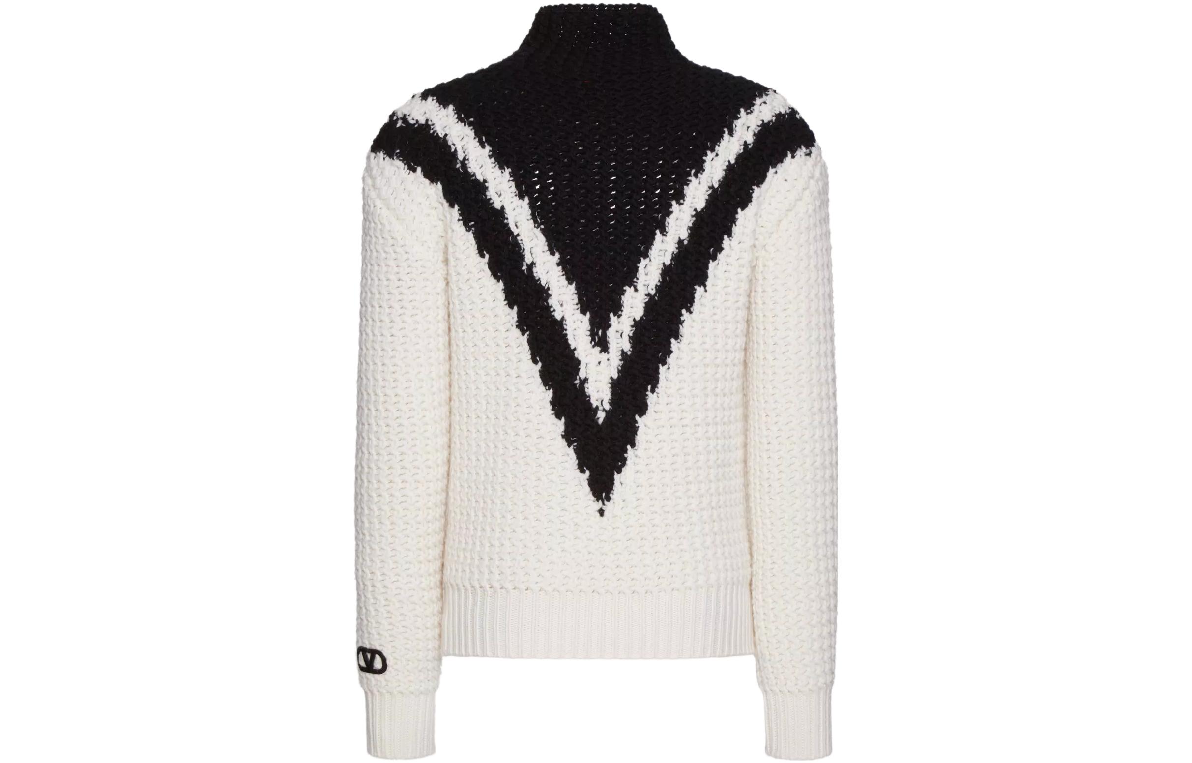 Lookbook Valentino SS23 Ivory Sweater Berjalur Turtleneck Warna Campuran. 2V3KC23P94W0AN