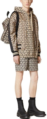 발렌티노 SS23 로고 프린트 봄버 재킷 베이지 색상. 3V3CI0A09HH-MYL Purchase 발렌티노 SS23 로고 프린트 봄버 재킷 베이지 색상. 3V3CI0A09HH-MYL