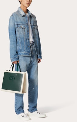 Valentino SS23 蓝色铆钉牛仔夹克 - 长袖纽扣开衫 2V3DC02G93Q558 Purchase Valentino SS23 蓝色铆钉牛仔夹克 - 长袖纽扣开衫 2V3DC02G93Q558