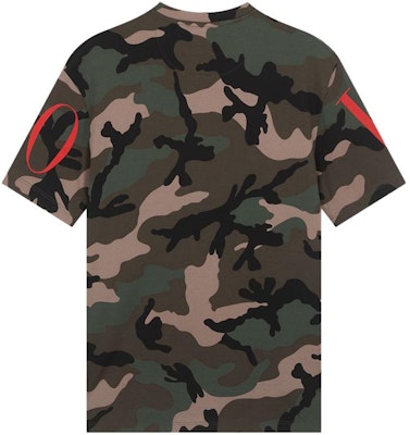 발렌티노 SS23 카모플라주 레터 프린트 크루넥 티셔츠 남성용 카모플라주 SV0MG04G5SL-J63 Lookbook 발렌티노 SS23 카모플라주 레터 프린트 크루넥 티셔츠 남성용 카모플라주 SV0MG04G5SL-J63