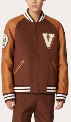 ヴァレンティノ SS23 ロゴ パッチワーク カラーブロック ベースボールジャケット ブラウン. 2V3CIM17912V0H Lookbook ヴァレンティノ SS23 ロゴ パッチワーク カラーブロック ベースボールジャケット ブラウン. 2V3CIM17912V0H