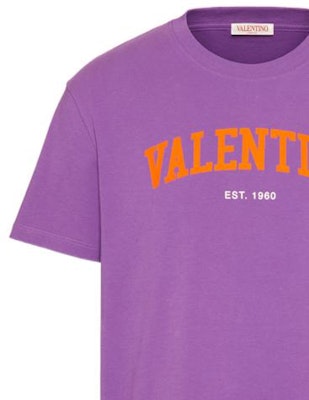 Valentino SS23 Camiseta Morada de Logo Impreso de Manga Corta y Cuello Redondo. 2V3MG13D964U15 Details for Valentino SS23 Camiseta Morada de Logo Impreso de Manga Corta y Cuello Redondo. 2V3MG13D964U15