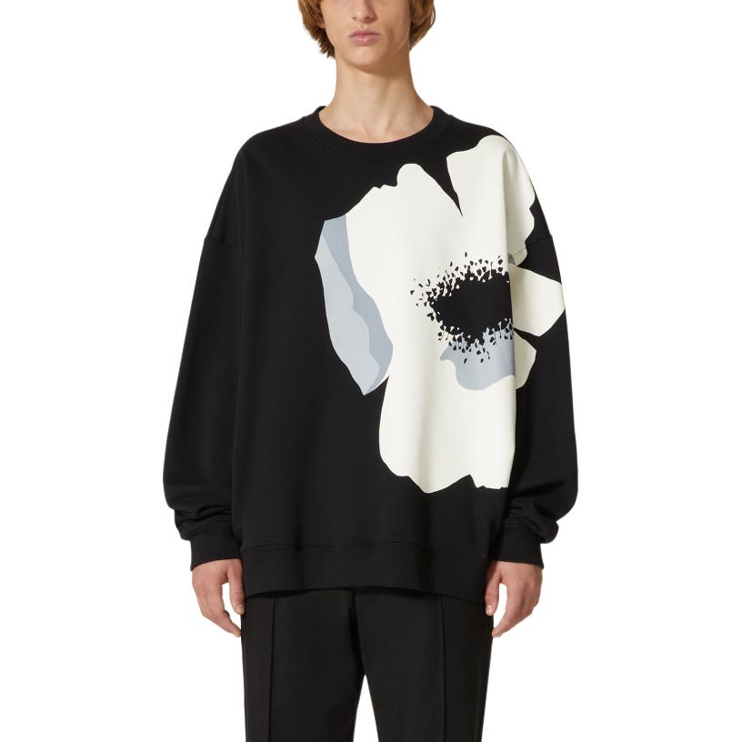 Lookbook Valentino SS24 花卉印花黑色寬鬆版圓領汗衫。 4V0MF27MA1WYSW