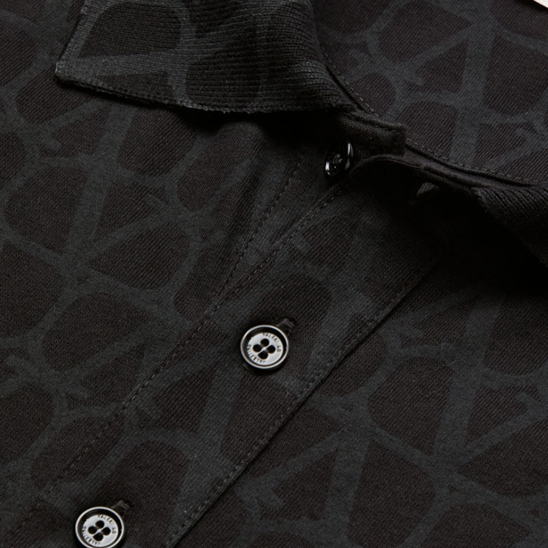 Sizing 발렌티노 SS24 루즈핏 V 로고 프린트 폴로 셔츠 - 블랙 4V3MH03A9LCMXM